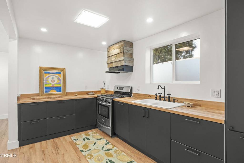 Ojai, CA 93023,120 S La Luna AVE