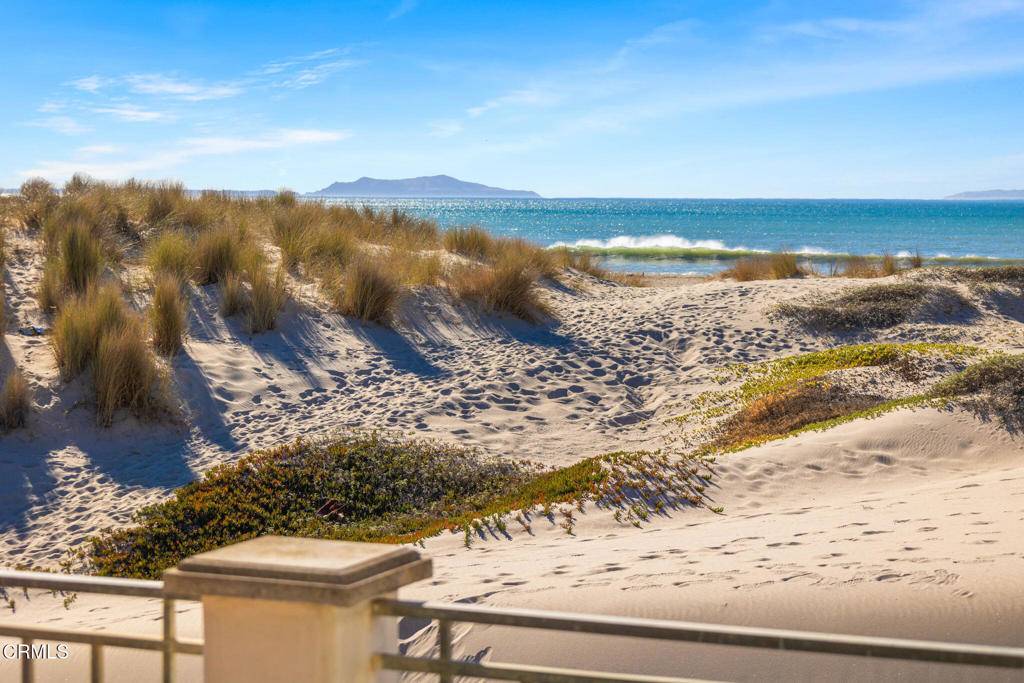 Oxnard, CA 93035,1571 Mandalay Beach RD