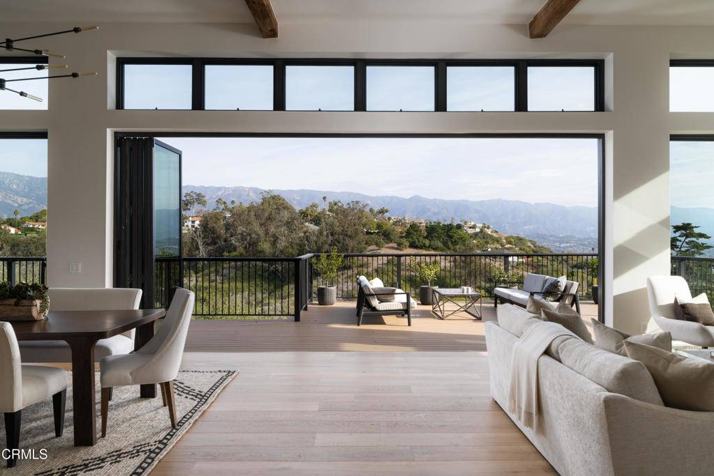 Santa Barbara, CA 93109,1103 Harbor Hills DR