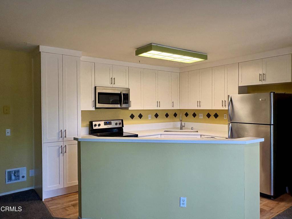 Camarillo, CA 93010,2713 Antonio DR #104