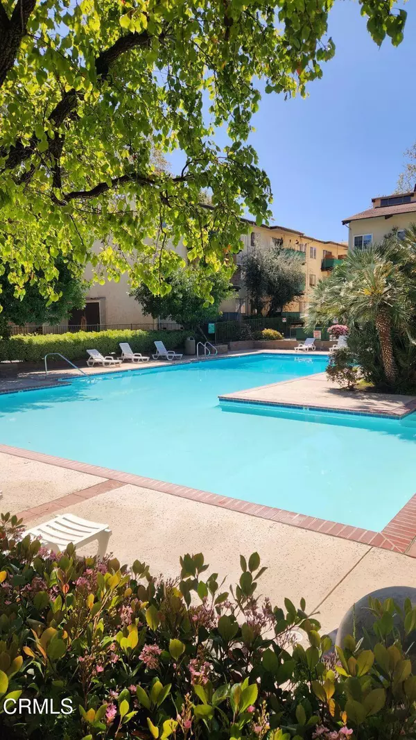 Los Angeles, CA 91316,5460 White Oak AVE #C339