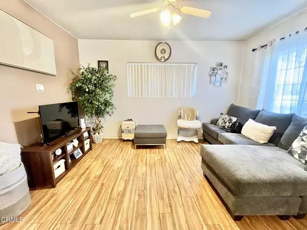 South Gate, CA 90280,10601 Virginia AVE