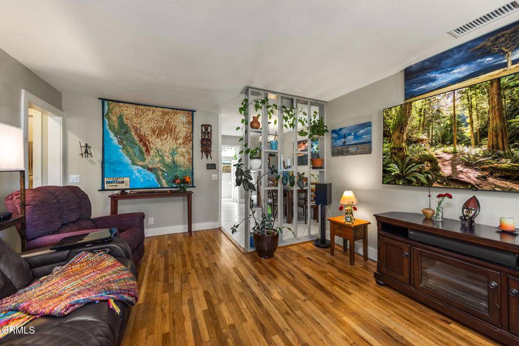 Ojai, CA 93023,302 Bald ST