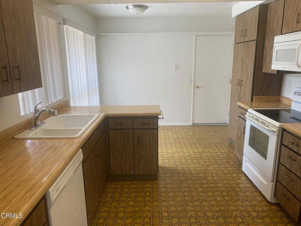 Camarillo, CA 93012,1208 Village 1 #1208