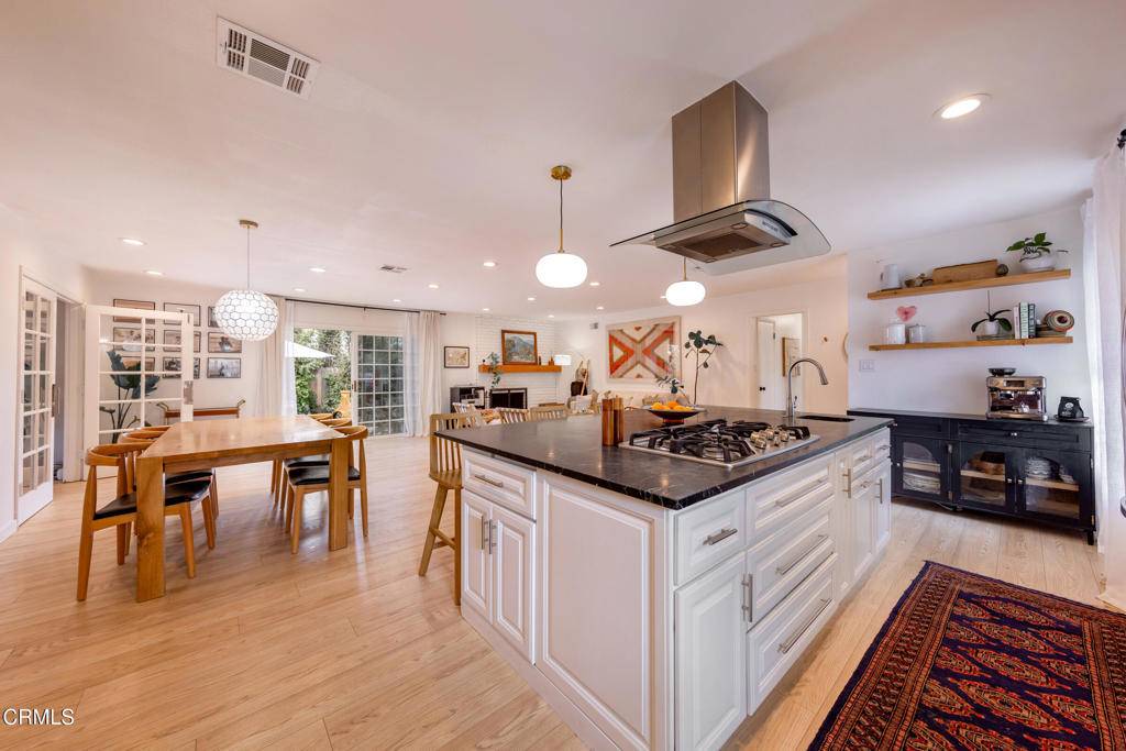 Ojai, CA 93023,1009 Grandview AVE