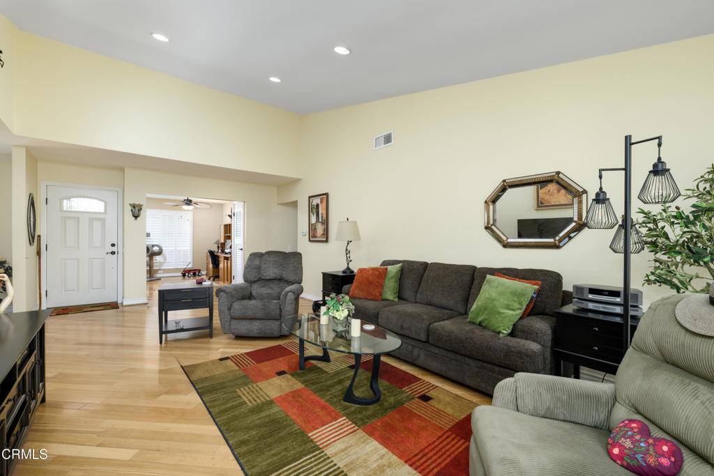 Camarillo, CA 93012,28210 Village 28