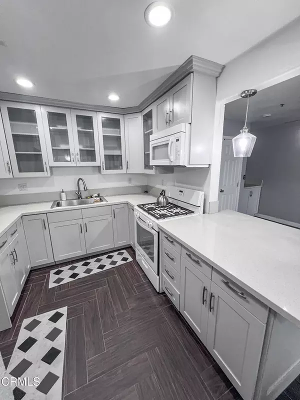 Huntington Park, CA 90255,7018 Rita AVE #310