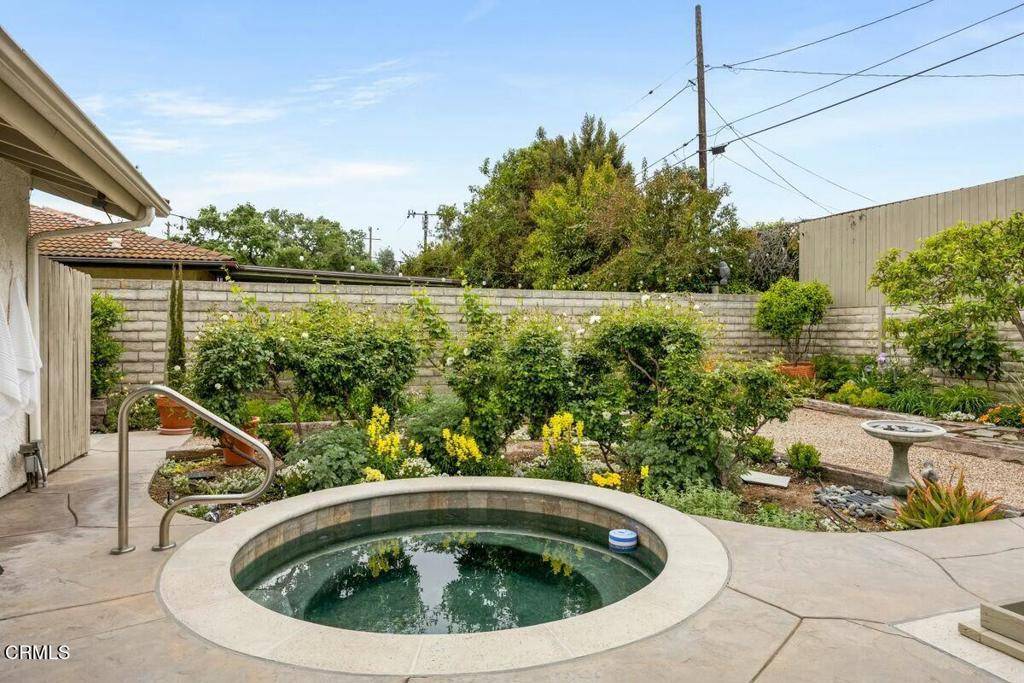 Ojai, CA 93023,614 crestview DR