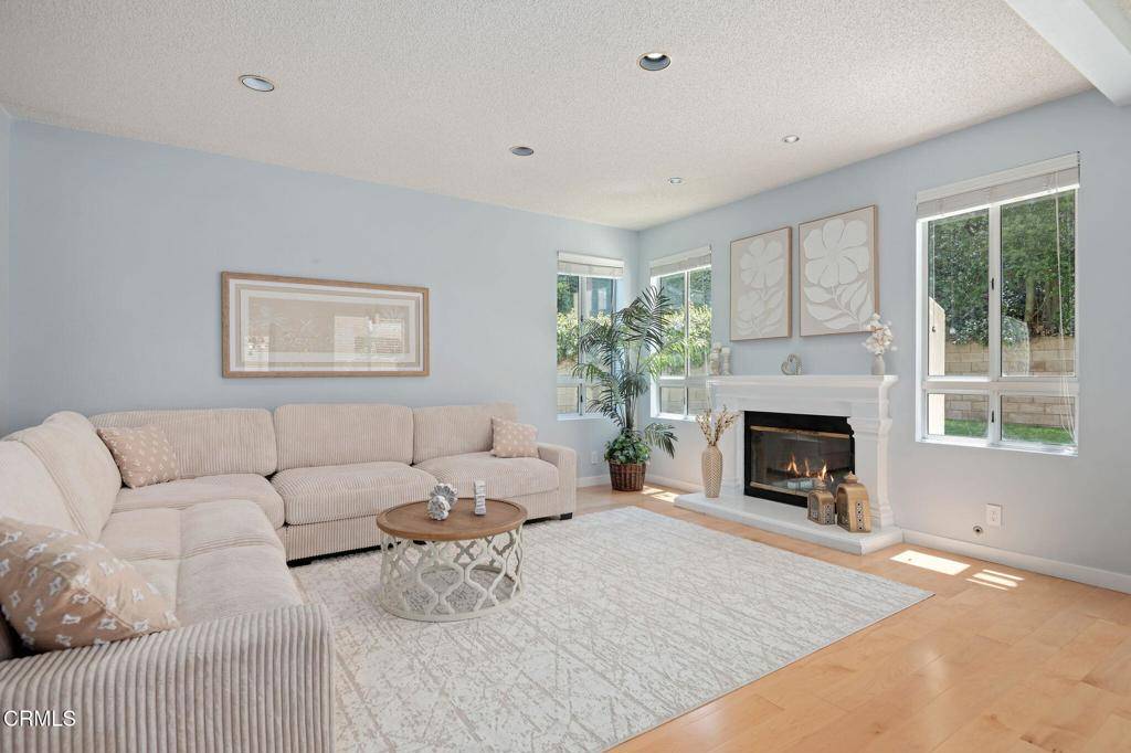 11998 Bubbling Brook ST, Moorpark, CA 93021