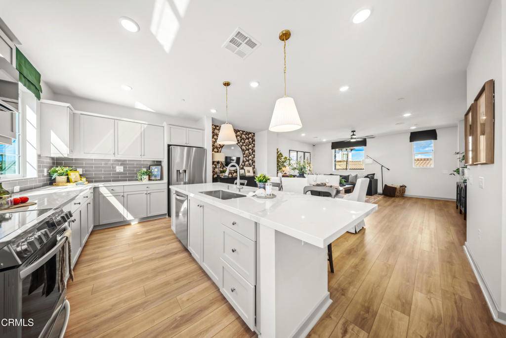 592 Via Chelsea, Camarillo, CA 93012