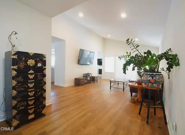 Camarillo, CA 93012,6464 San Como LN