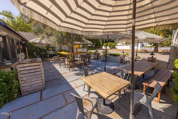 Ojai, CA 93023,205 209 N Signal ST