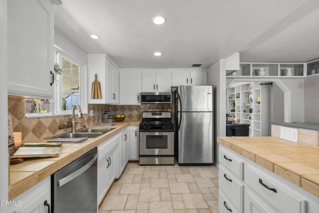 Simi Valley, CA 93065,1406 DINSMORE STREET ST