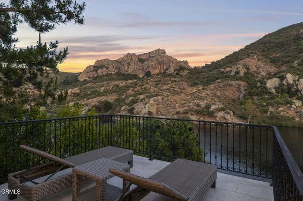 Westlake Village, CA 91361,2112 Trentham RD