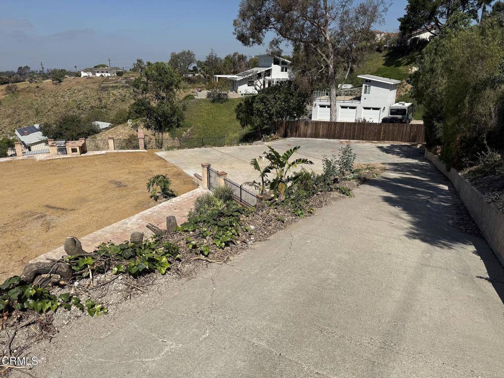Camarillo, CA 93010,894 W Highland DR