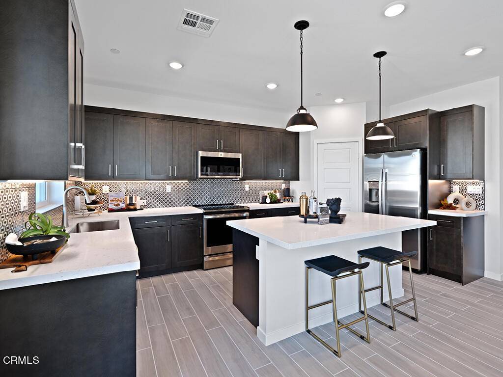 Piru, CA 93040,106 Gray Pine WAY