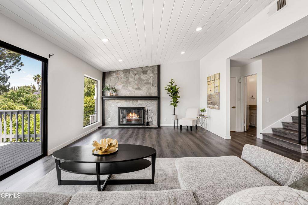 Woodland Hills, CA 91364,22769 Macfarlane DR