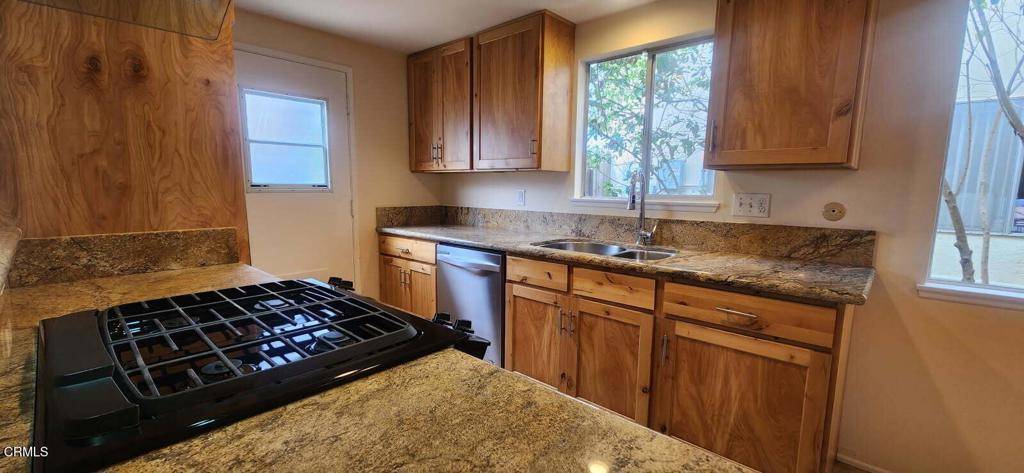 Ventura, CA 93001,2420 Seahorse AVE