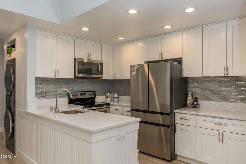Camarillo, CA 93012,5684 Recodo WAY