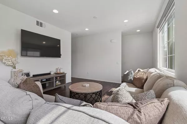 Camarillo, CA 93010,162 Sawbuck ST