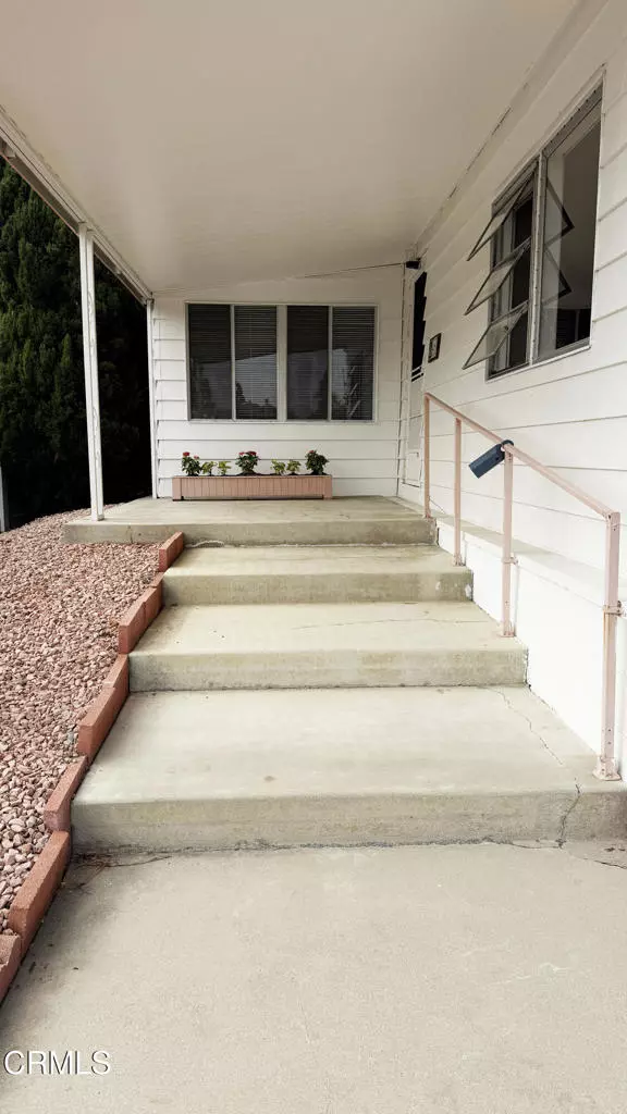 Ventura, CA 93003,48 Whitman CT #48