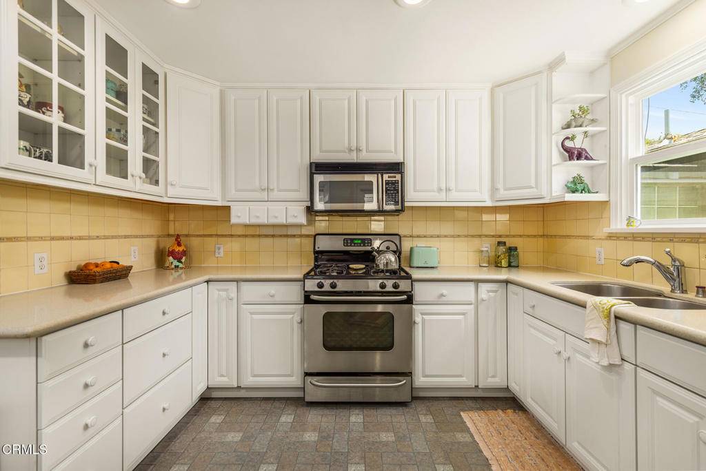 Ojai, CA 93023,840 Fairview RD
