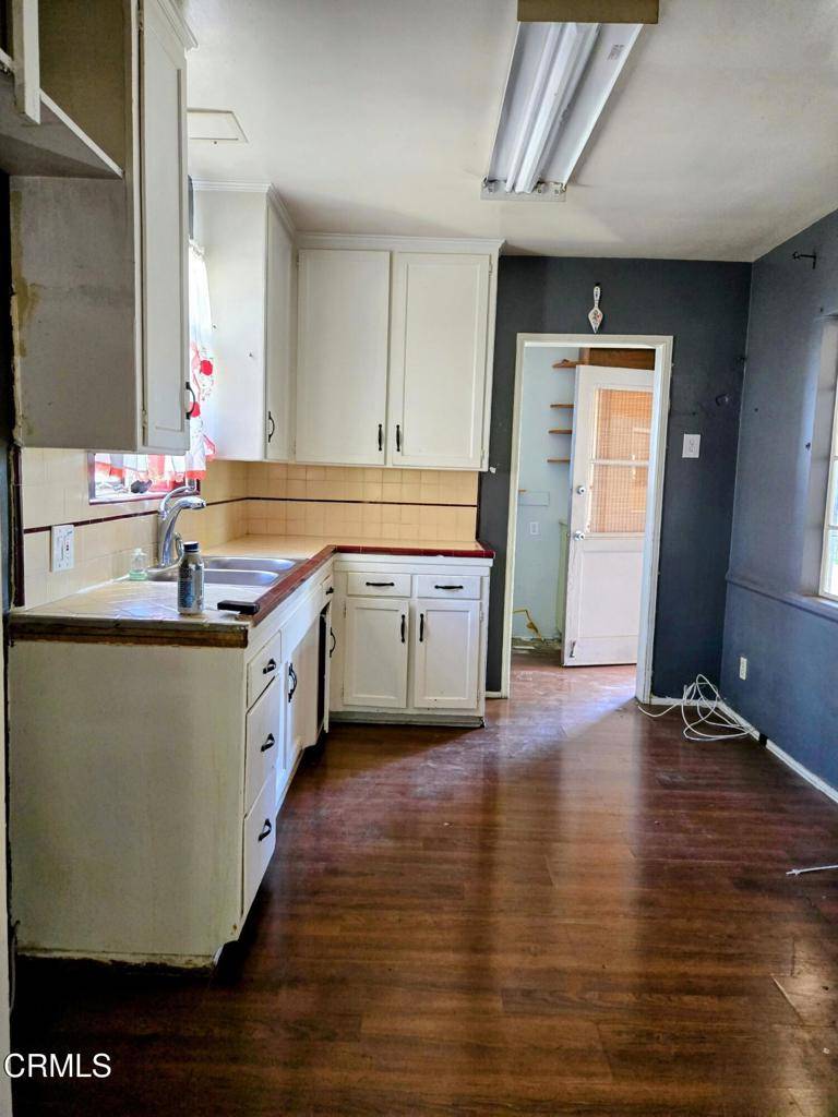 Van Nuys, CA 91406,16144 GILMORE ST
