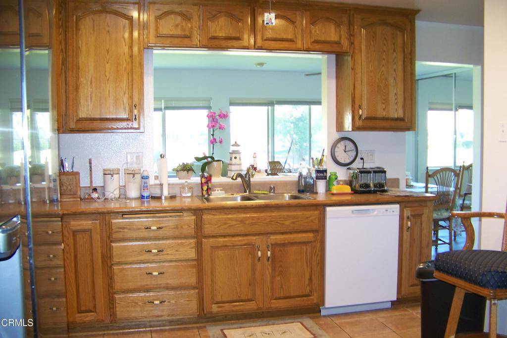 Camarillo, CA 93012,16113 Village 16