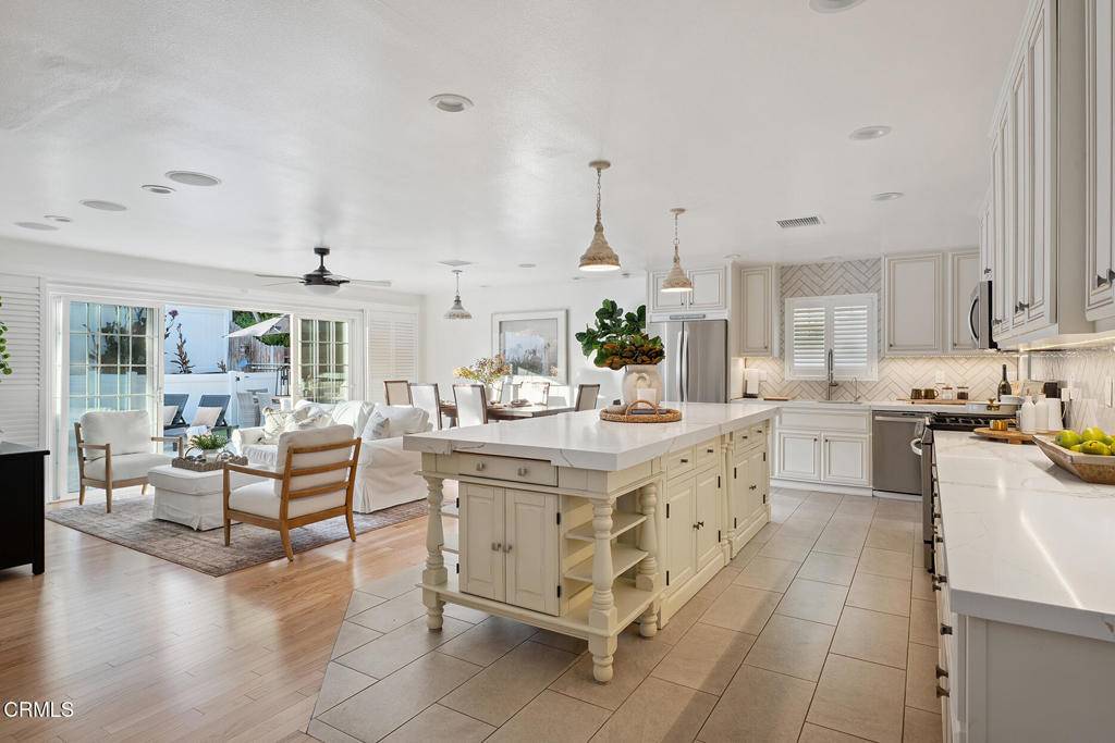 Ventura, CA 93004,10325 Darling RD