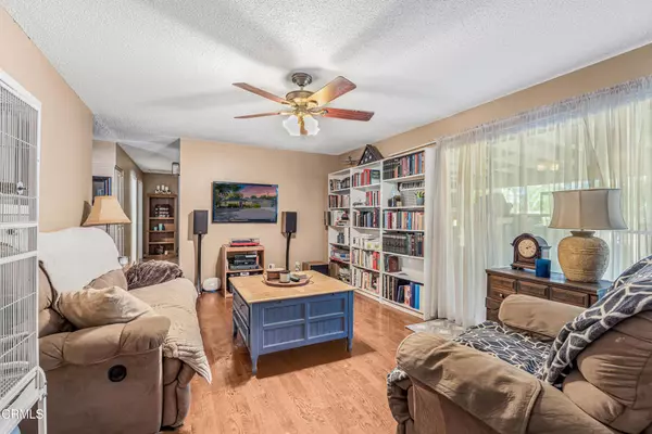 Thousand Oaks, CA 91360,1373 Calle Crisantemo