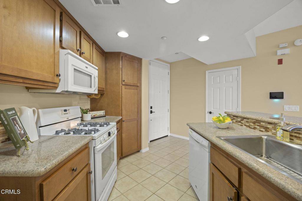 Camarillo, CA 93012,209 Riverdale CT #542