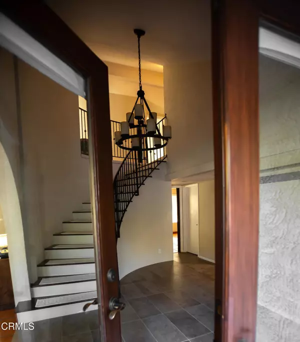 Calabasas, CA 91302,548 Live Oak Circle DR