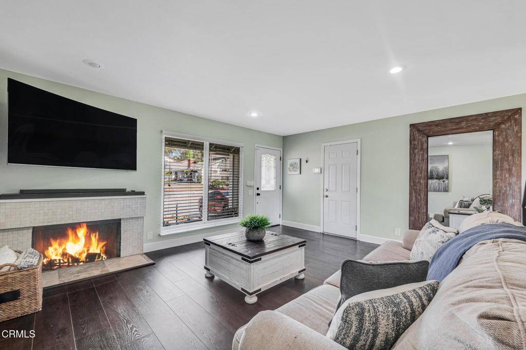 Thousand Oaks, CA 91320,3362 Corning ST