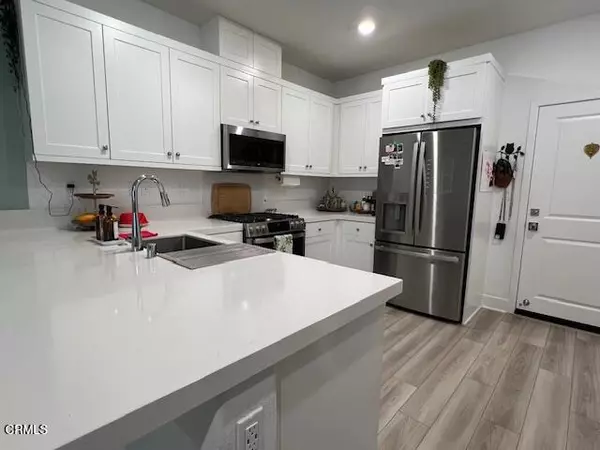 Simi Valley, CA 93065,2563 LIttle Rock LN