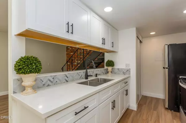Port Hueneme, CA 93041,649 Halyard ST