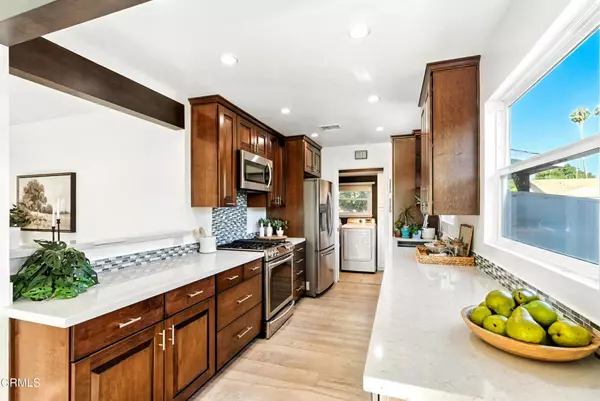 Van Nuys, CA 91406,7917 Ostrom AVE