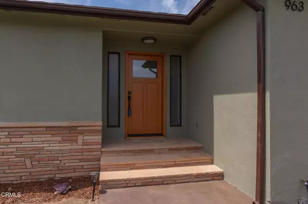 Santa Paula, CA 93060,963 La Vuelta PL