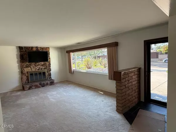 Ventura, CA 93004,489 Mara AVE