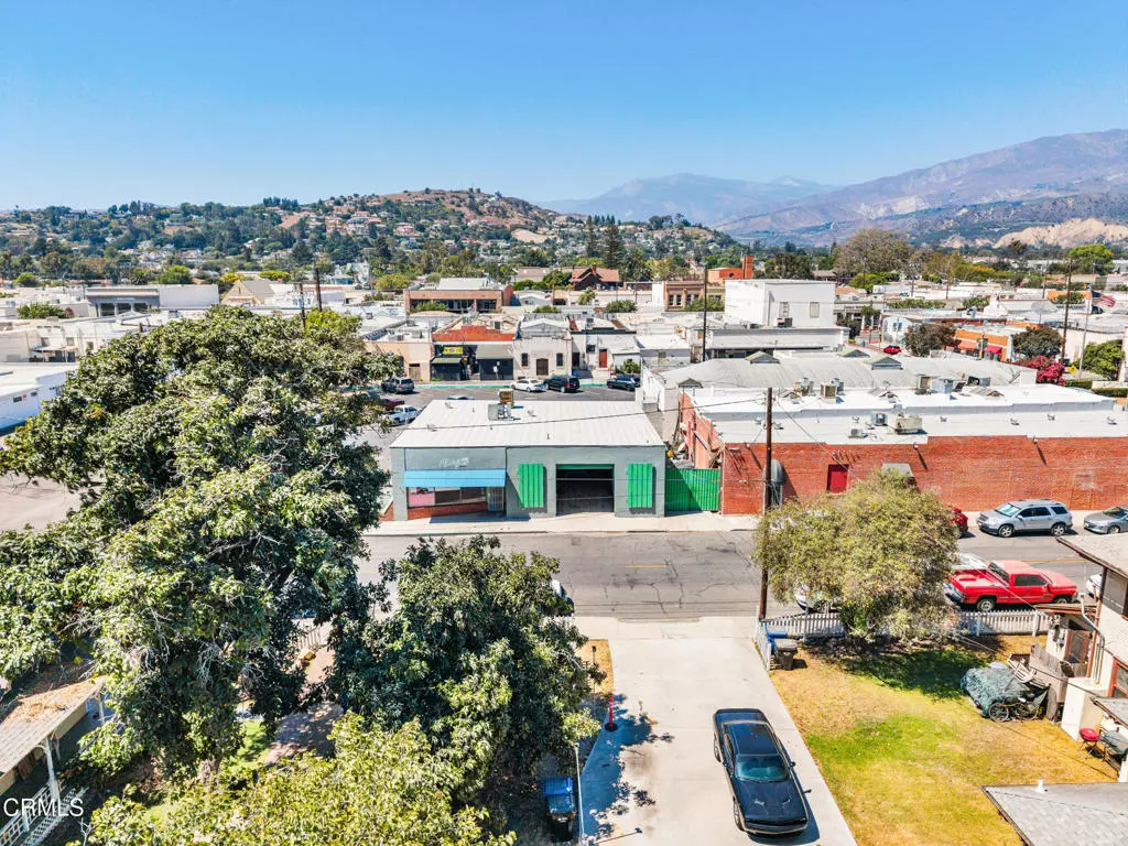 Santa Paula, CA 93060,933 Yale ST