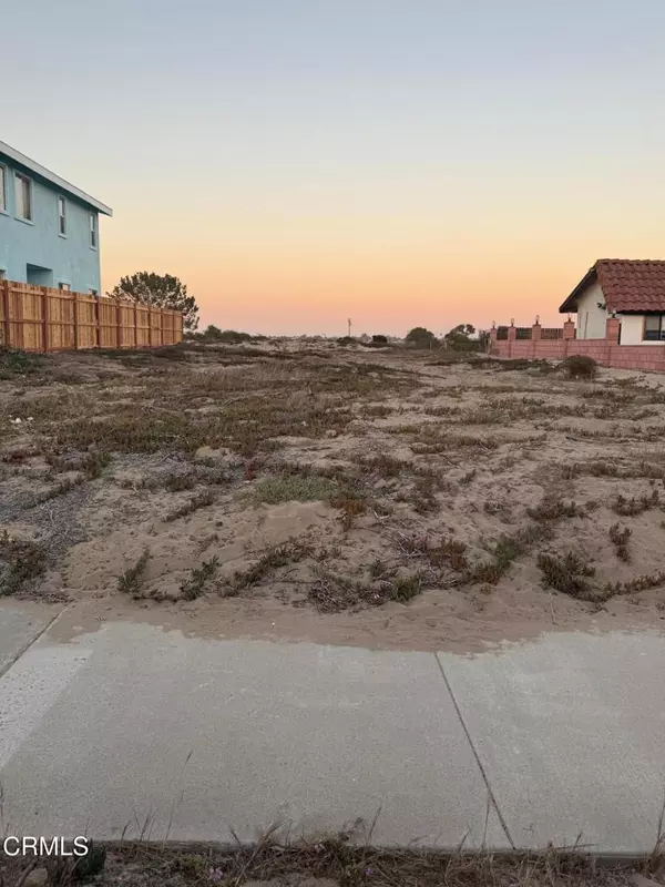 Oxnard, CA 93035,920 CATAMARAN ST