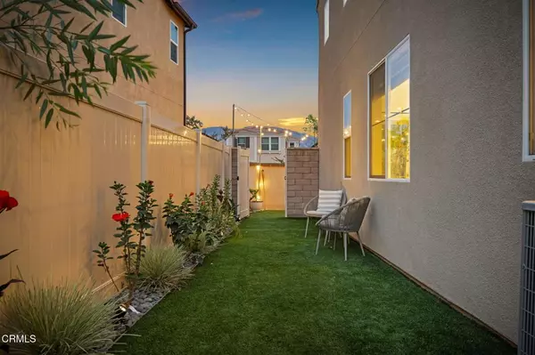 Santa Paula, CA 93060,1991 Pomegranate ST