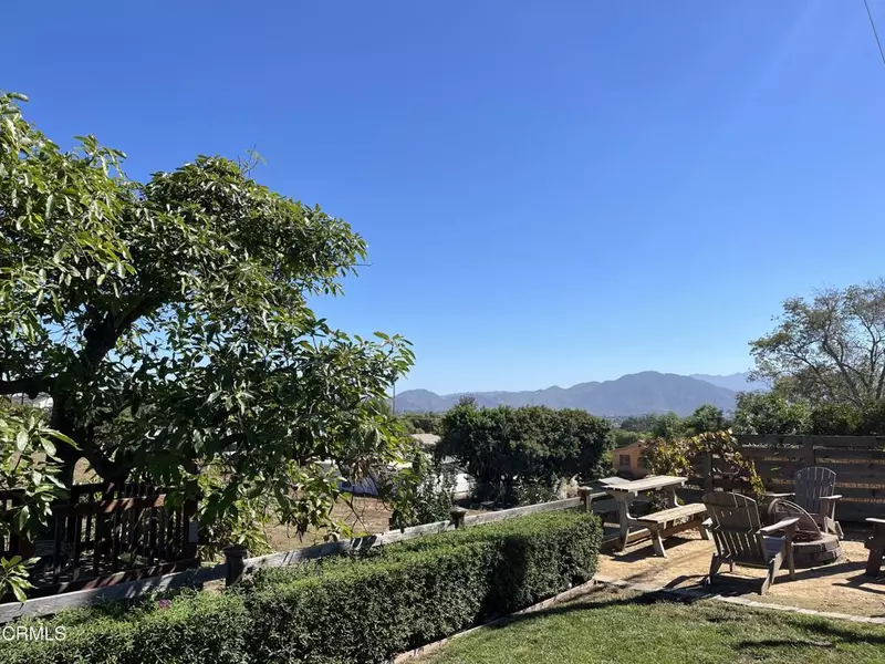 112 Maria LN, Camarillo, CA 93010