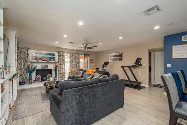 Camarillo, CA 93010,2201 Camilar DR