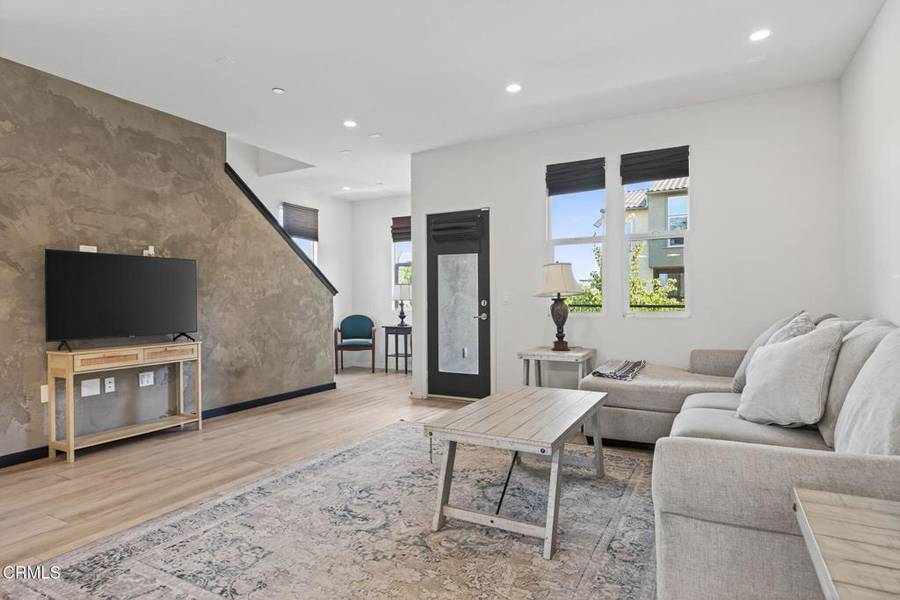 302 Marlee LN, Camarillo, CA 93012