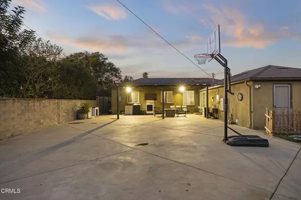 Oxnard, CA 93030,904 W Beverly DR