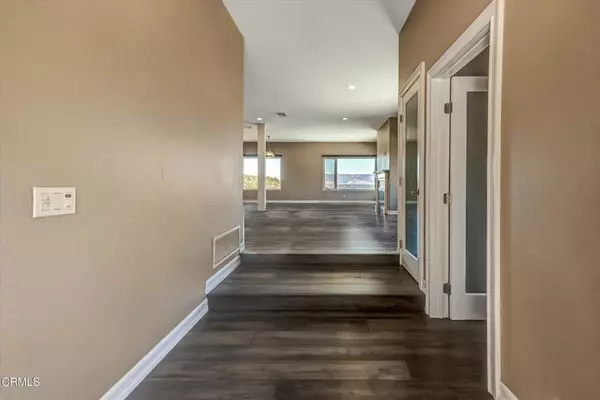 Newbury Park, CA 91320,561 S Ventu Park RD