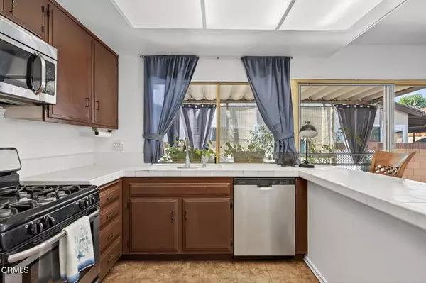 Simi Valley, CA 93065,2559 Cochran ST