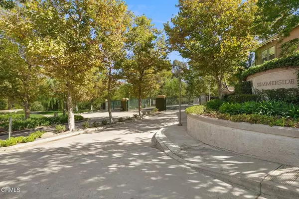 596 Fenwick WAY #C, Simi Valley, CA 93065