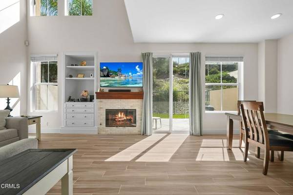 596 Fenwick WAY #C, Simi Valley, CA 93065