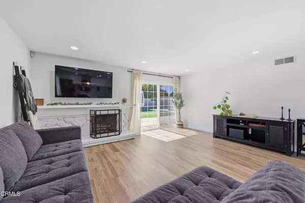 Camarillo, CA 93010,2104 Dunnigan ST